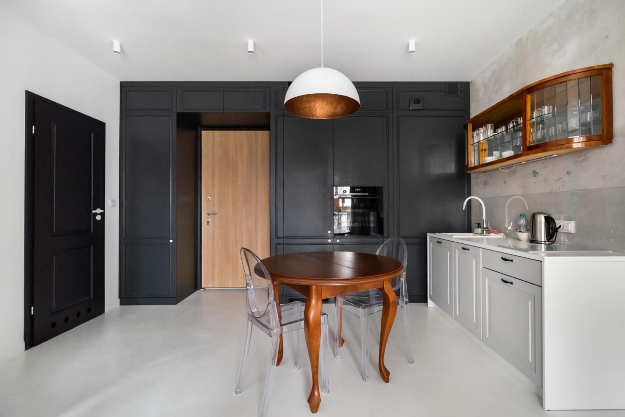 Wola Artistic Designer Апартаменти