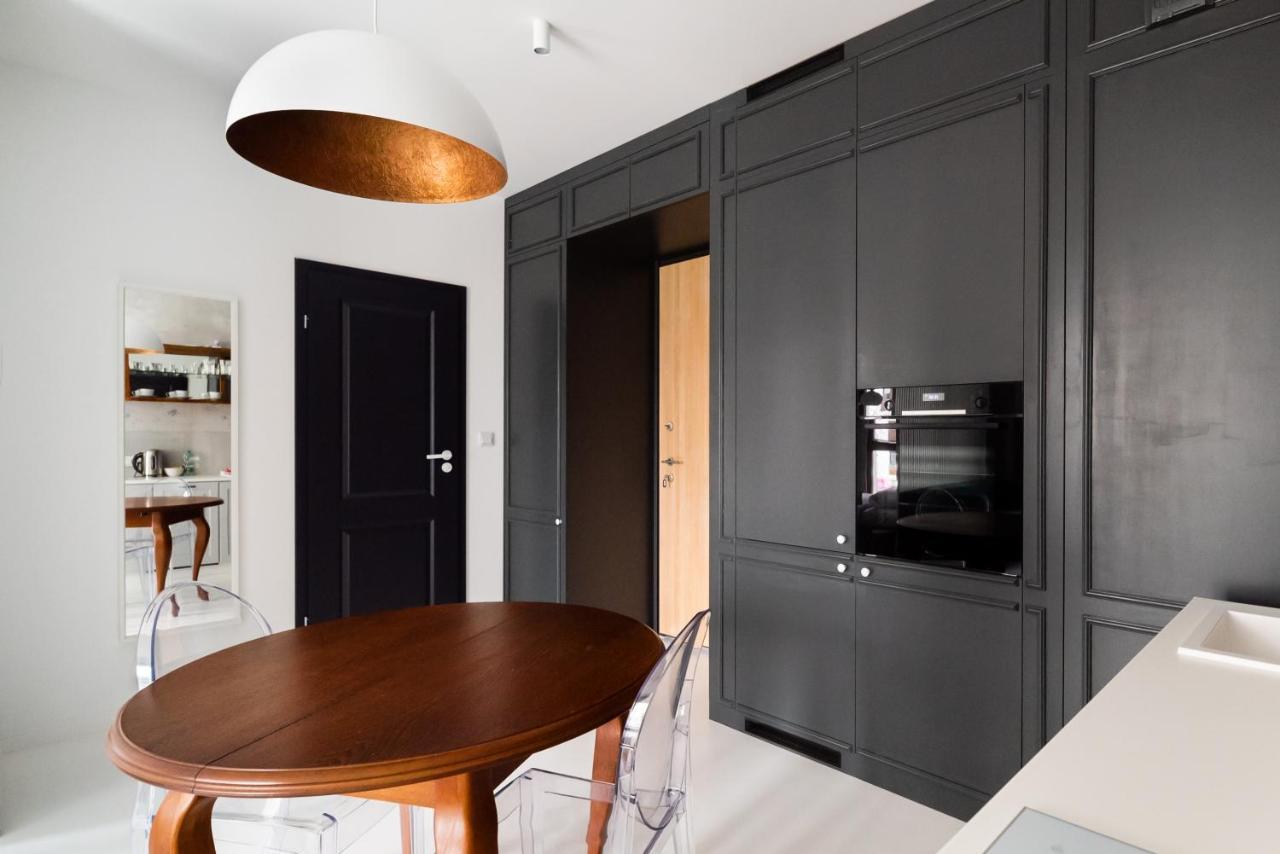 Wola Artistic Designer Апартаменти *